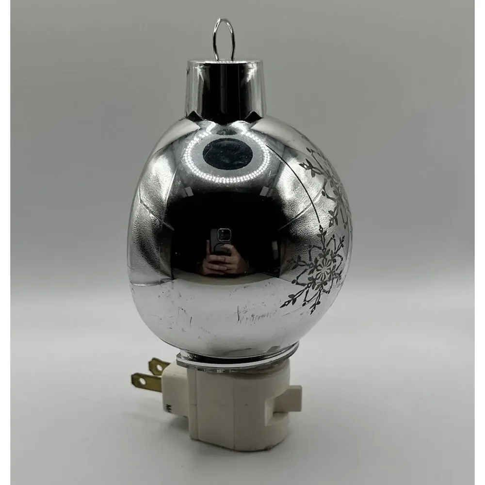 Vintage Silver Snowflake Ornament Plug-In Night Light, Indoor Switch, 1 Light